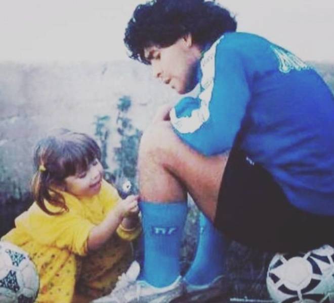 The emotional farewell of Dalma Maradona and Diego junior to their father