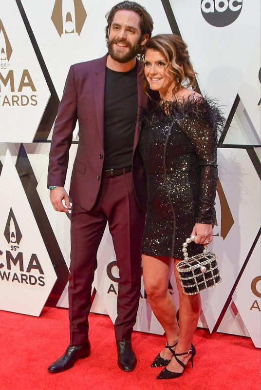 Thomas Rhett Poses with Mom Paige at 2021 CMAs Red Carpet as Pregnant Wife Lauren Watches from Home