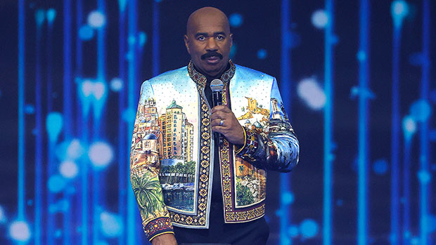 Steve Harvey Catches Himself AmidstMistake At Miss Universe 2021 ‘They’reTrying To Get Me’