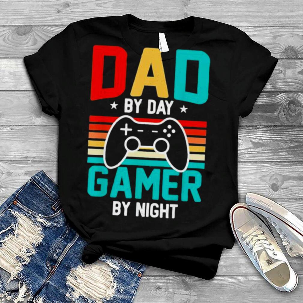 Daddy by day Gamer by night Dad Level Completed Gaming Dad by day vintage Saying Shirt Sweatshirt Hoodie for man dad Father Grandpa 