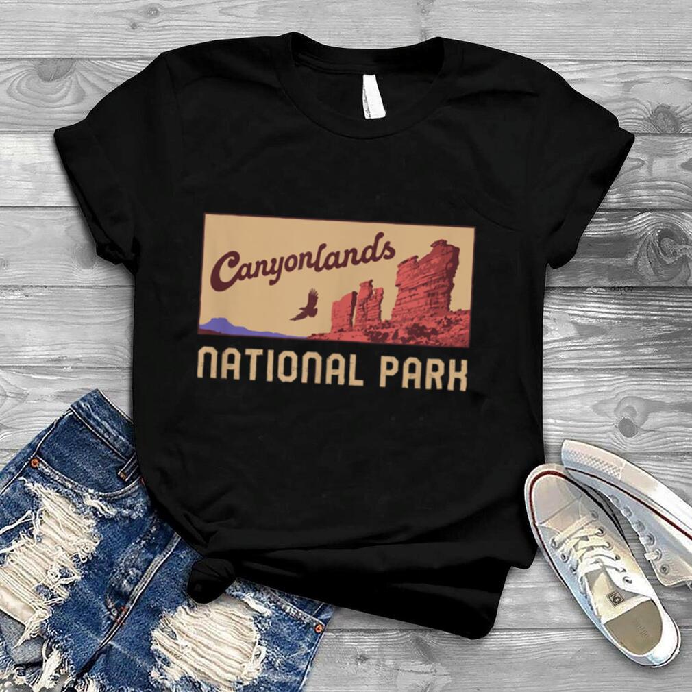 Canyonlands National Park Utah Minimalist Retro Graphic T Shirt B0B4N1YN3Q