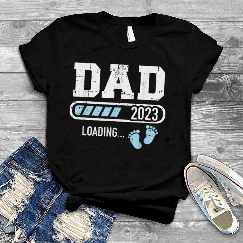 Mens Dad 2023 loading for pregnancy announcement T Shirt