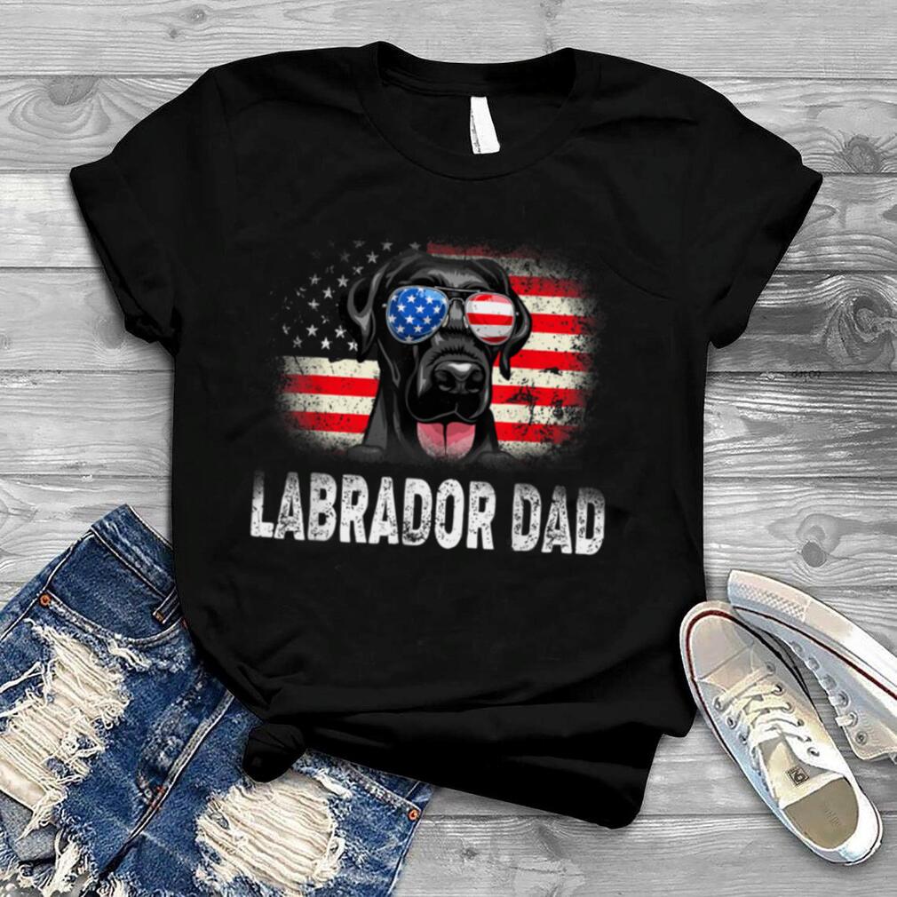 Mens Fun Labrador Dad American Flag Father's Day T Shirt B0B4MXZVQ2
