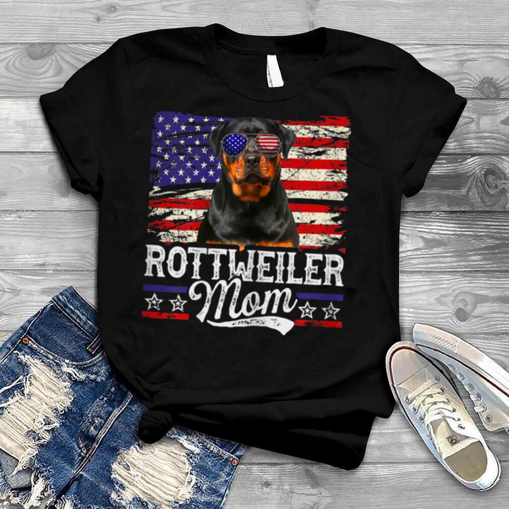 Womens Rottweiler Mom USA Flag Patriotic Mother's Day T Shirt B0B4MV9CS9