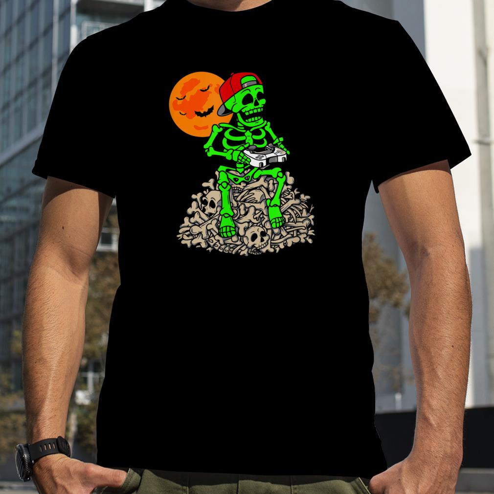 Halloween Skeleton Player Gamer Funny Skeleton Pile Of Bones T Shirt