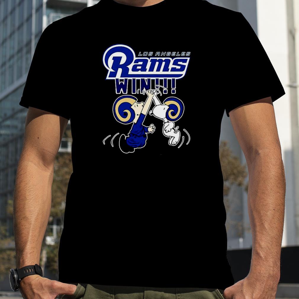 Charlie And Snoopy High Five Win NFL Los Angeles Rams T Shirt
