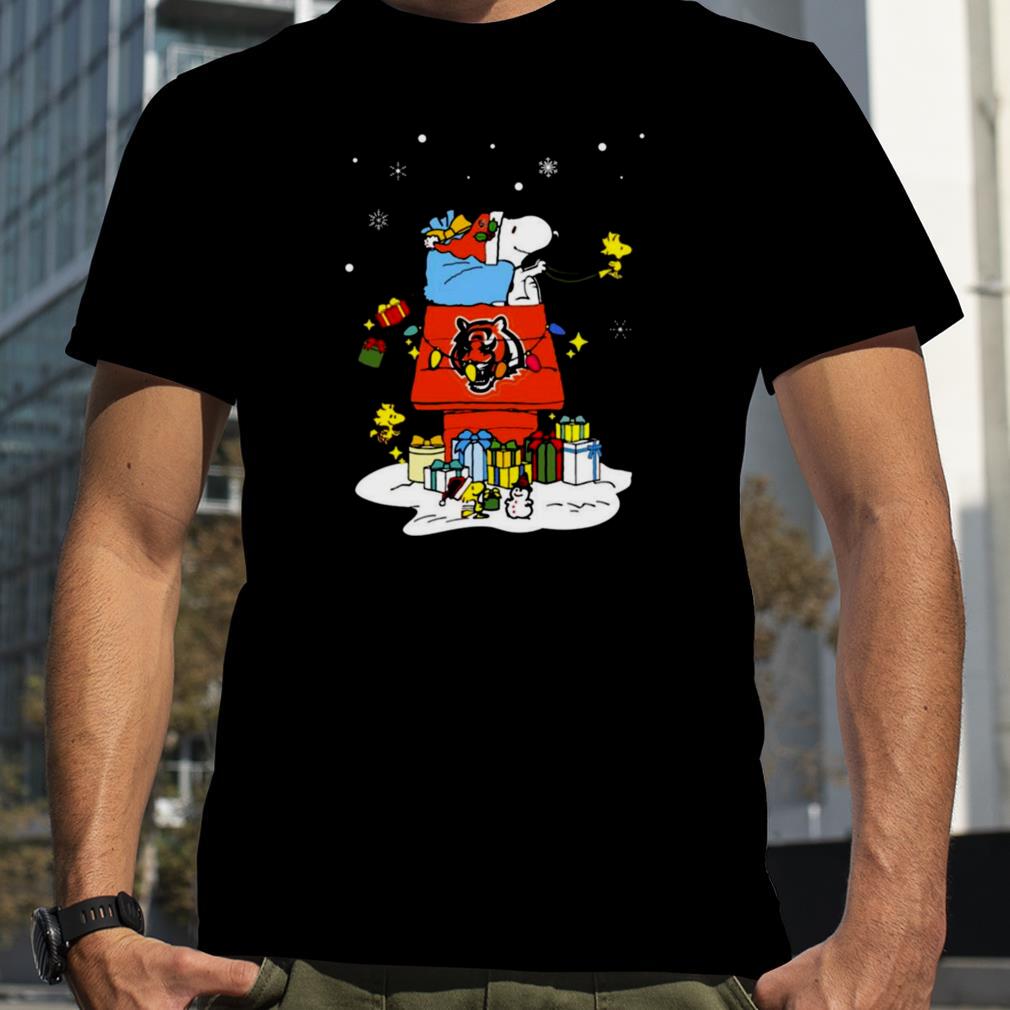 Cincinnati Bengals Santa Snoopy Wish You A Merry Christmas 2022 Shirt