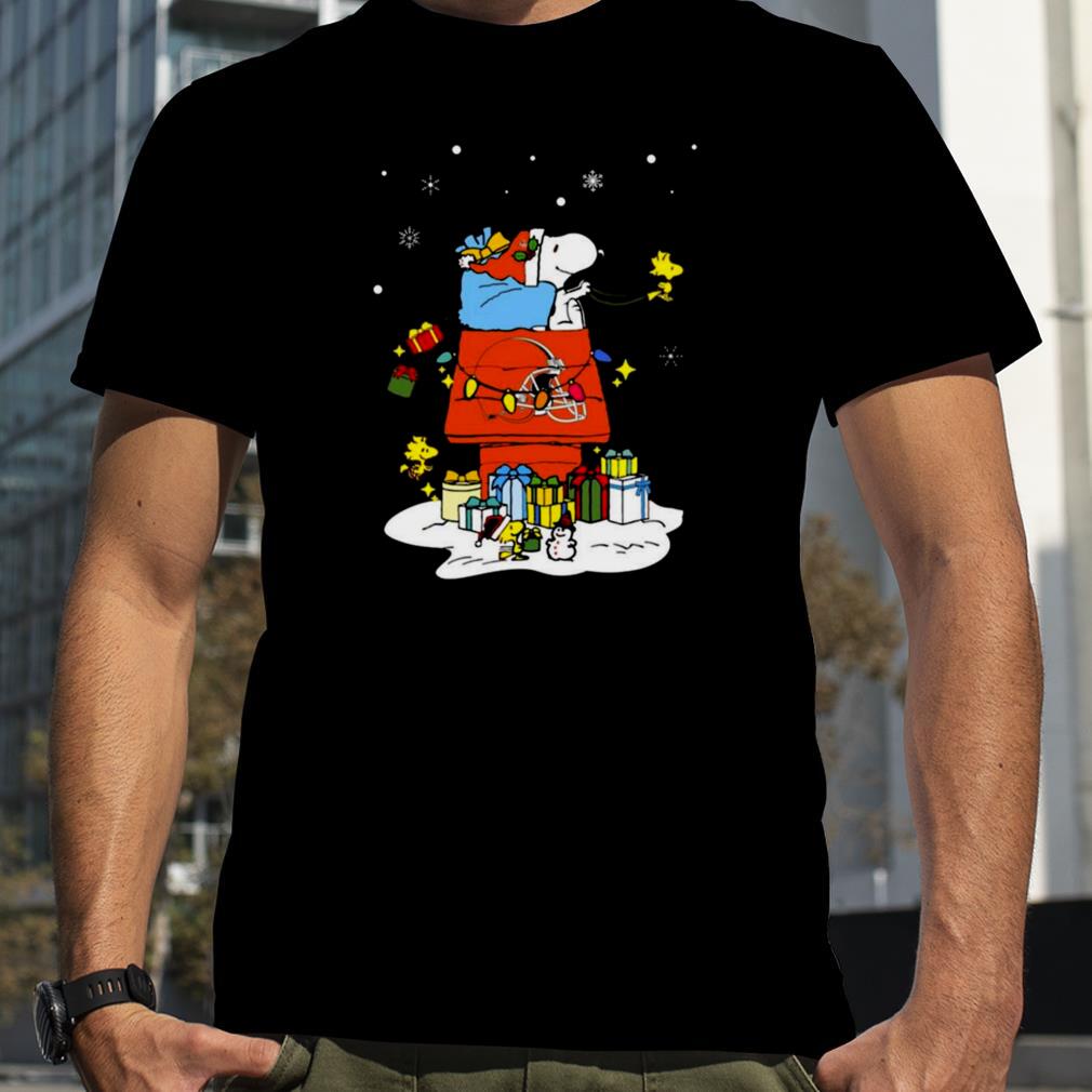 Cleveland Browns Santa Snoopy Wish You A Merry Christmas 2022 Shirt