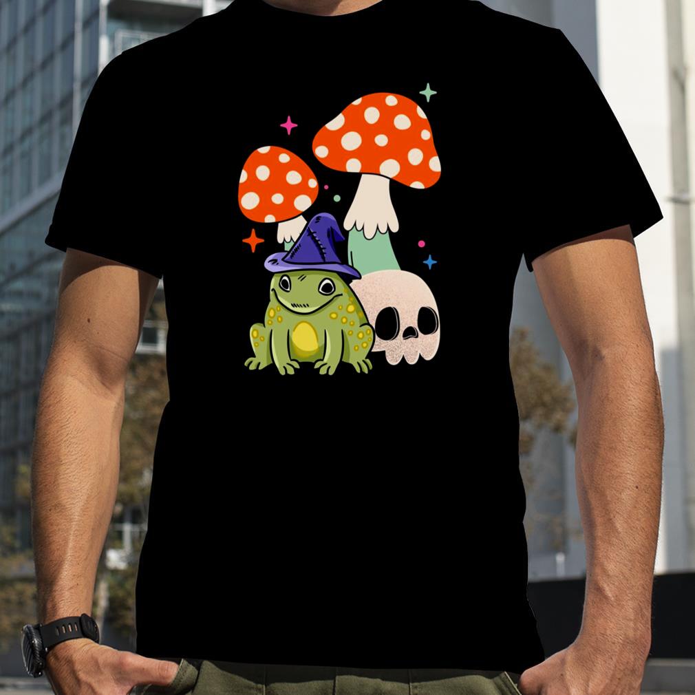 Cute Witchy Frog Cottagecore Frog Wizard Frog With Mushroom And Skull Witchcraft Halloween shirt