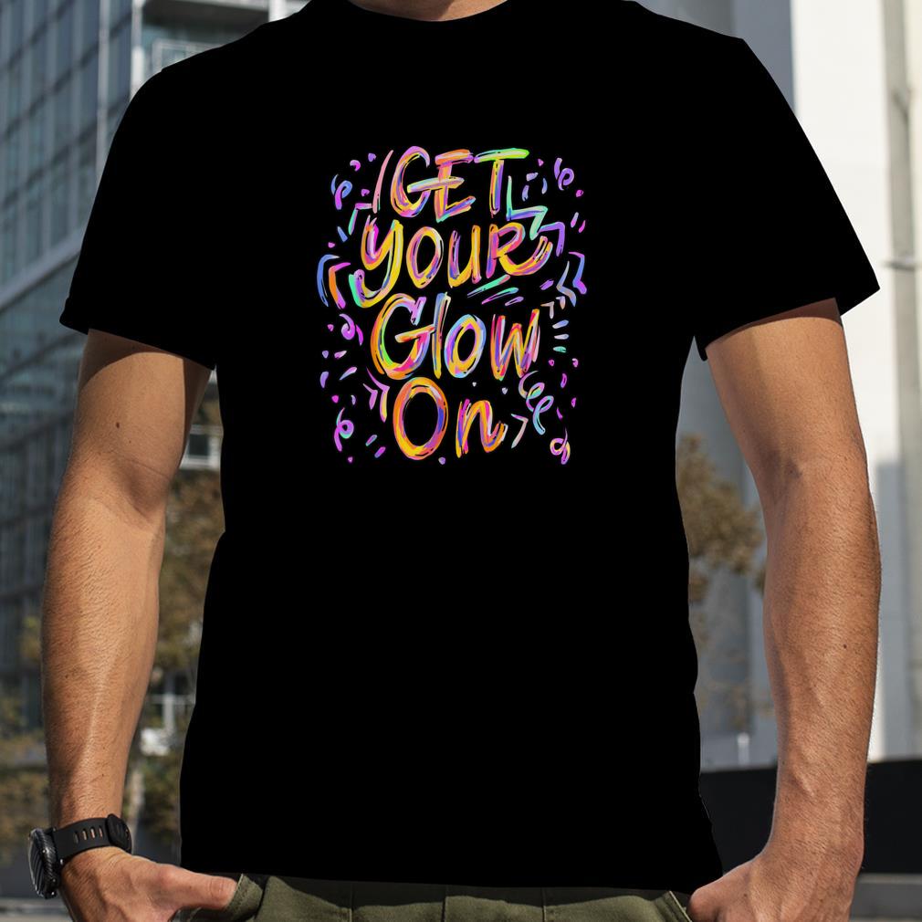 Glow Design for kids and adults, in bright colors 80 theme T Shirt