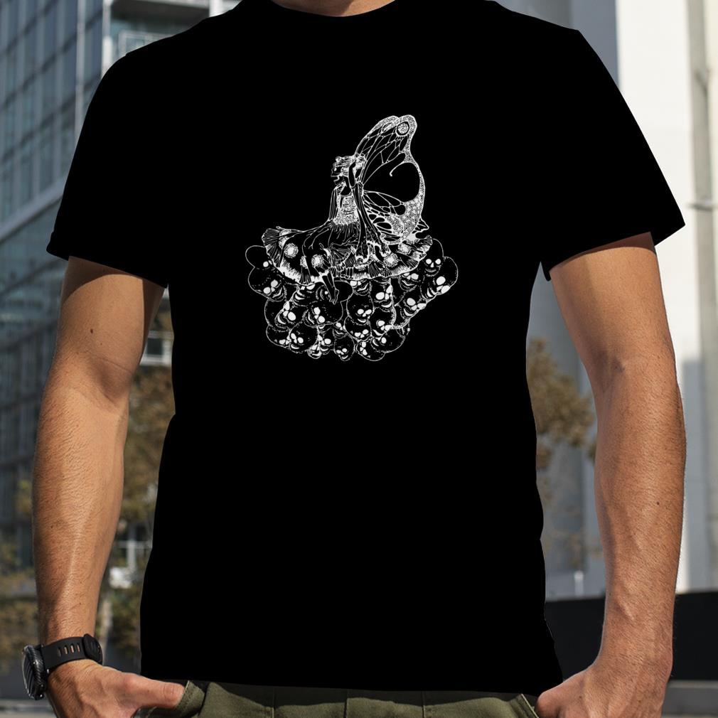 Grunge Fairycore Goth Fairy Skeleton Throne of Skulls T Shirt