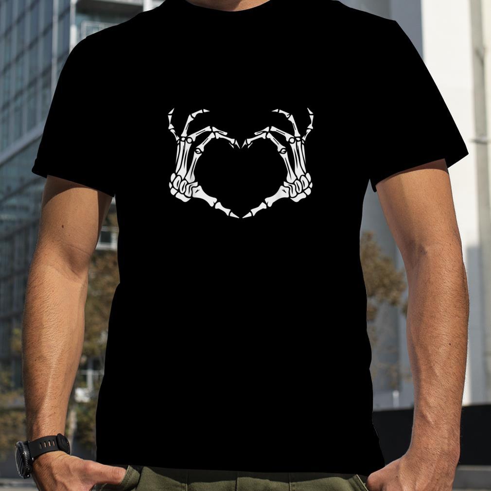 Skeleton Hand Heart Sign Bones Costume Funny Halloween Gift T Shirt