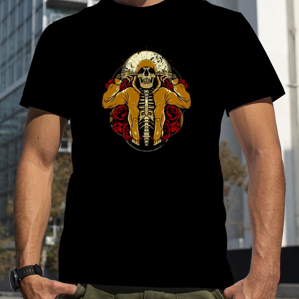 Skull And Red Roses Halloween shirt