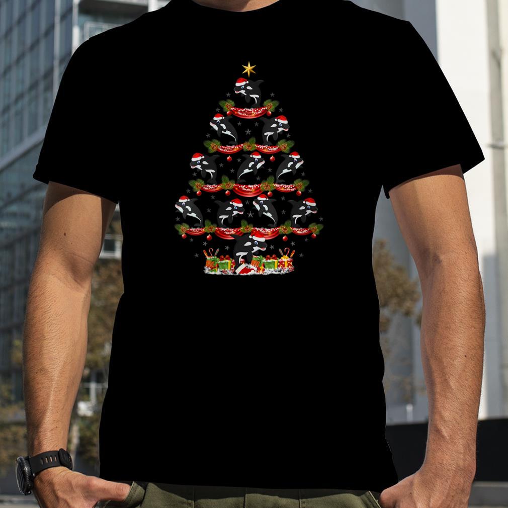 Womens Orca Fish Lover Xmas Holiday Santa Orca Christmas Tree V Neck T Shirt