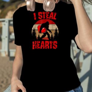 I Steal Heart Love Bigfoot Sasquatch Valentine's Day T Shirt