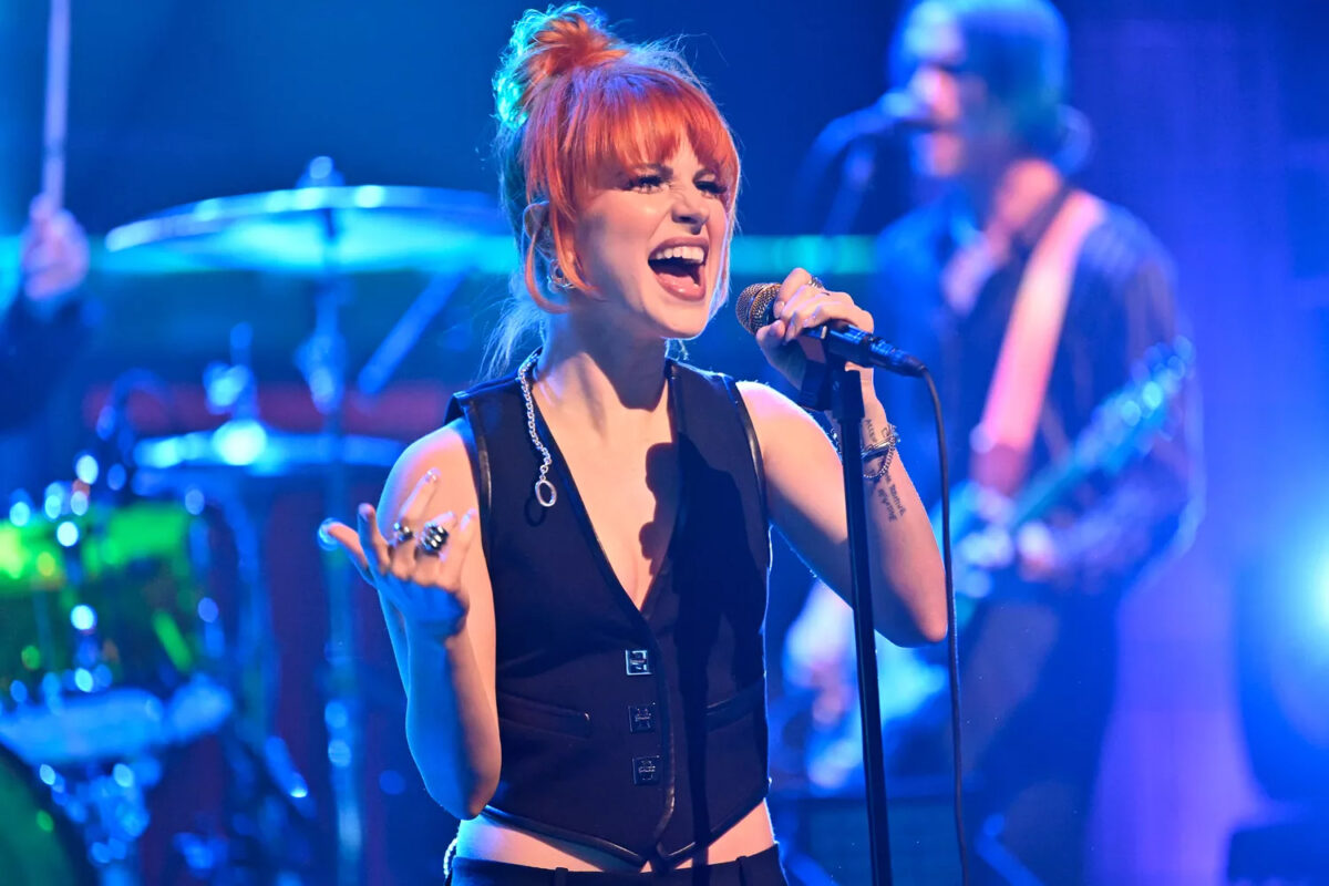 Hayley Williams Apologizes to Fans She Removed from Paramore Concert I Cried for Them